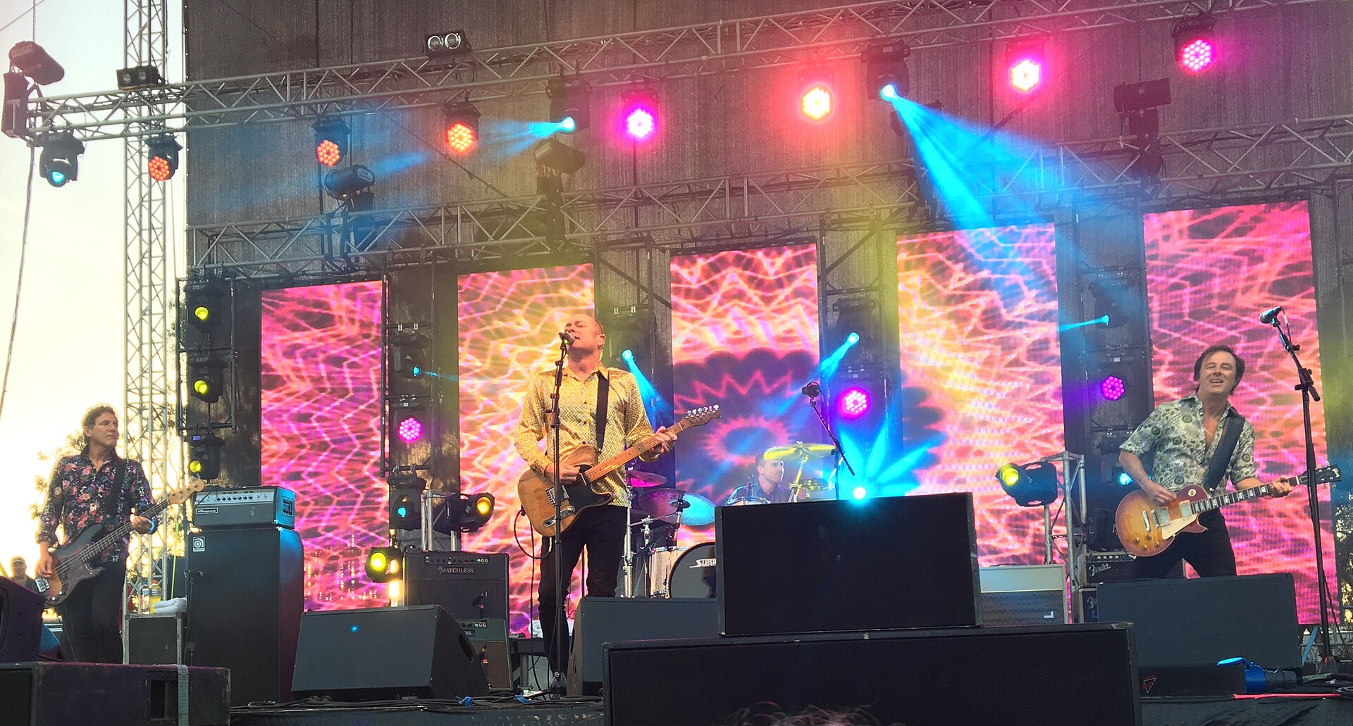 Hoodoo Gurus performing in 2019